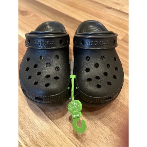 size C11 Kids Crocs Classic Cutie Clog Sandal Black 207708-001 NEW - Picture 2 of 10